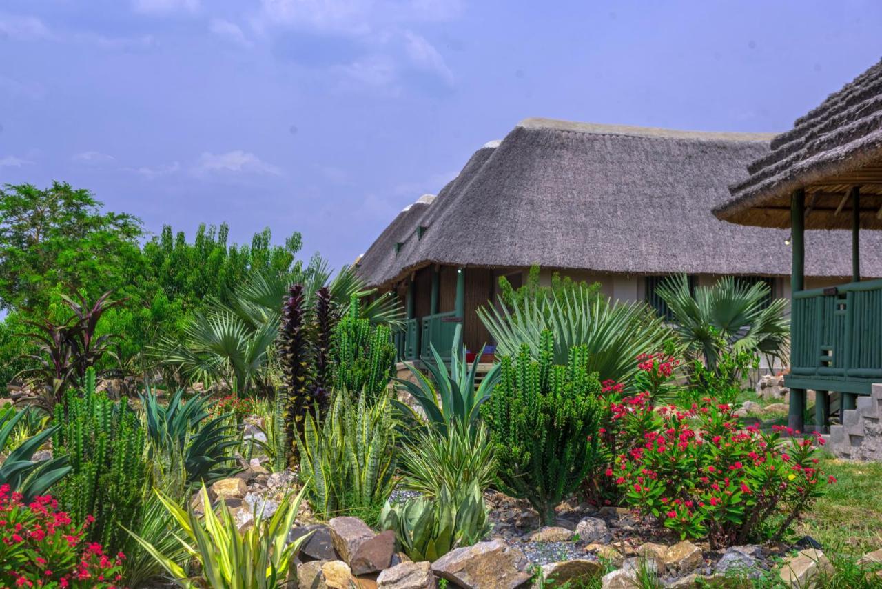 Tilenga Safari Lodge Arua Bagian luar foto