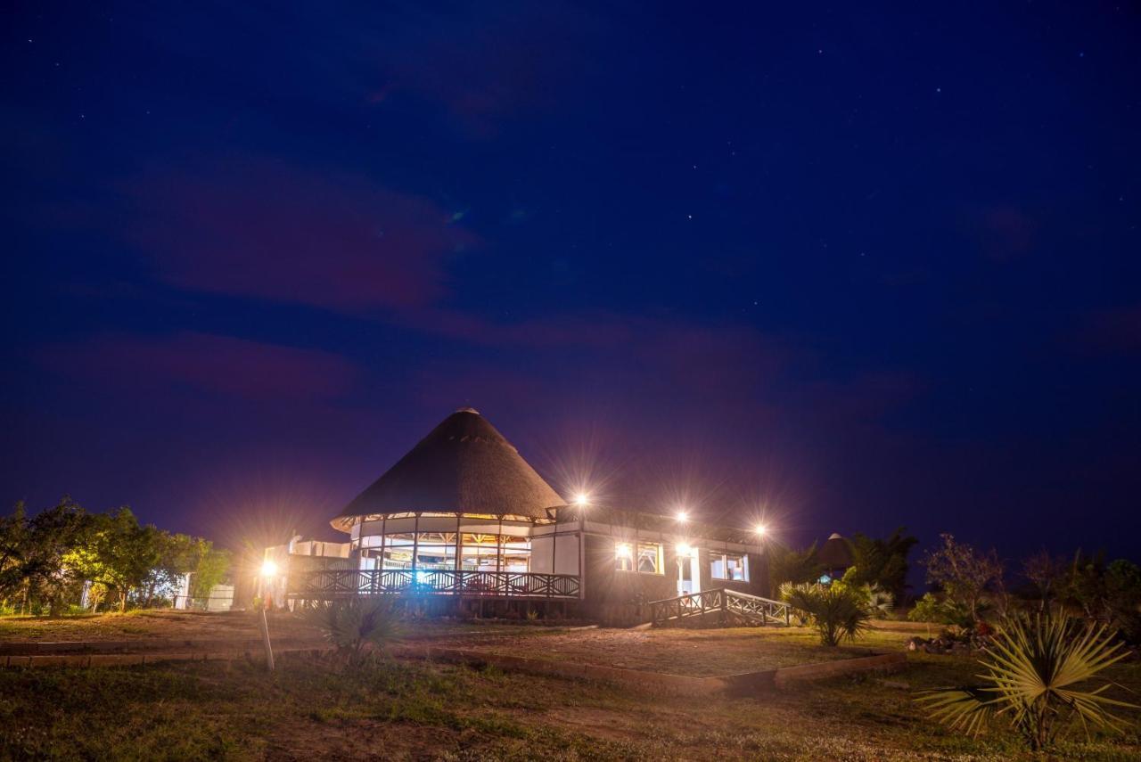 Tilenga Safari Lodge Arua Bagian luar foto