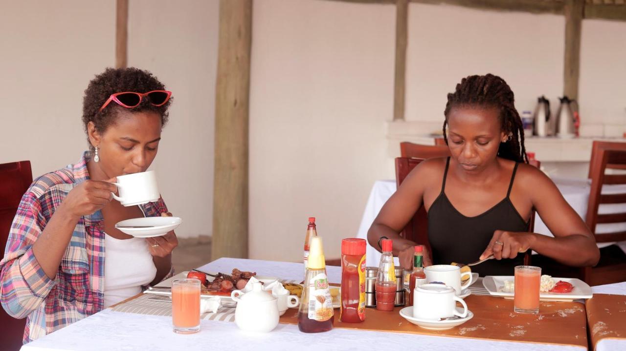 Tilenga Safari Lodge Arua Bagian luar foto