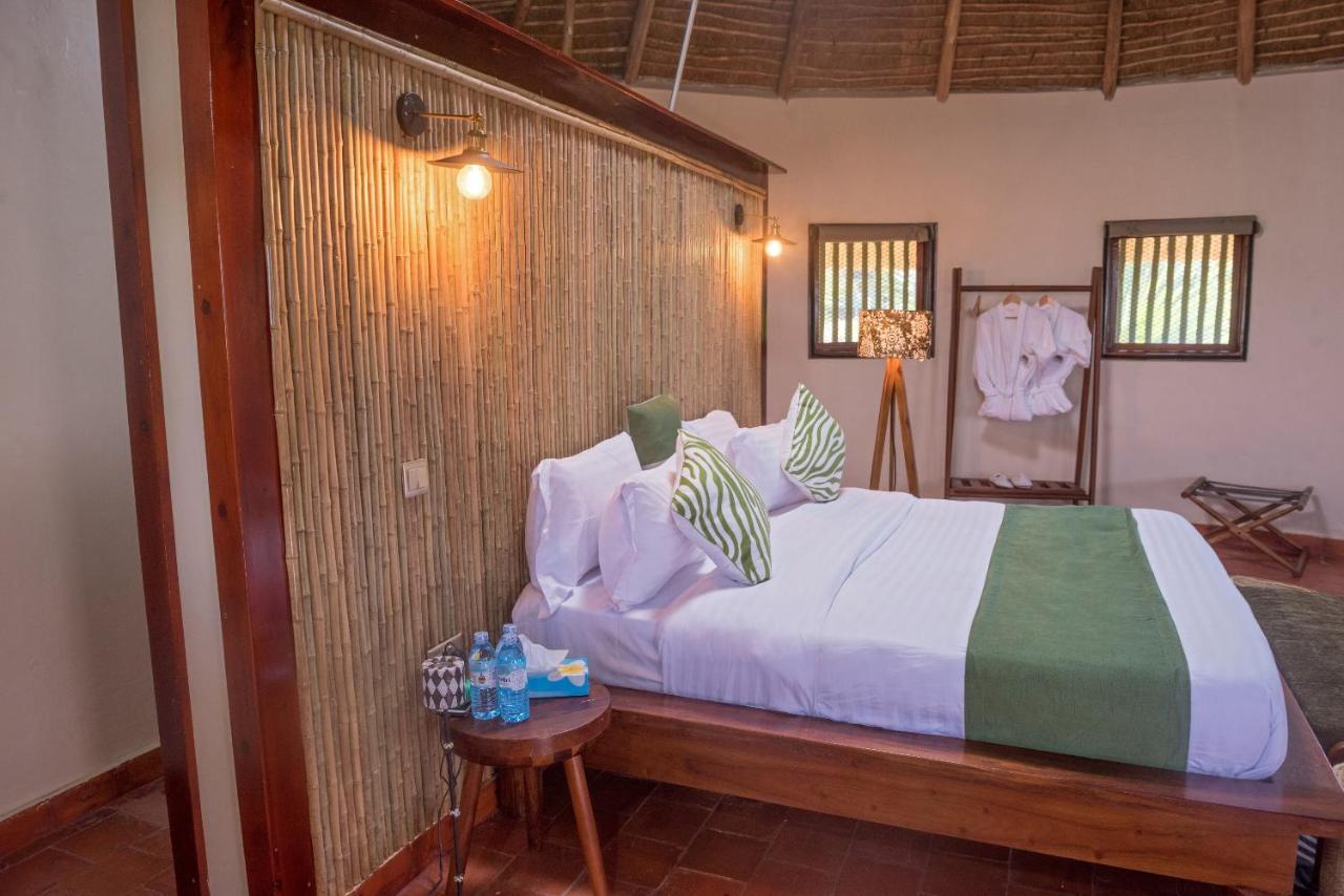 Tilenga Safari Lodge Arua Bagian luar foto